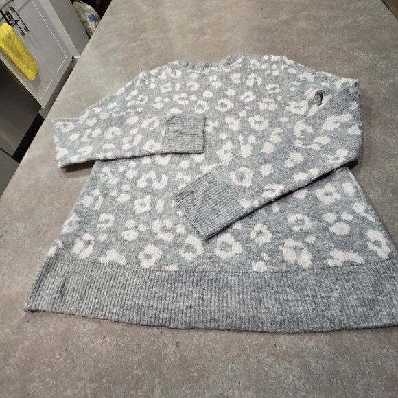 OLD NAVY Women's Grey White Leopard Print Long Sleeves Pullover Sweater - Medium - Picture 4 of 13